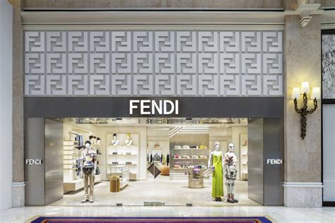 fendi clothing outlet.